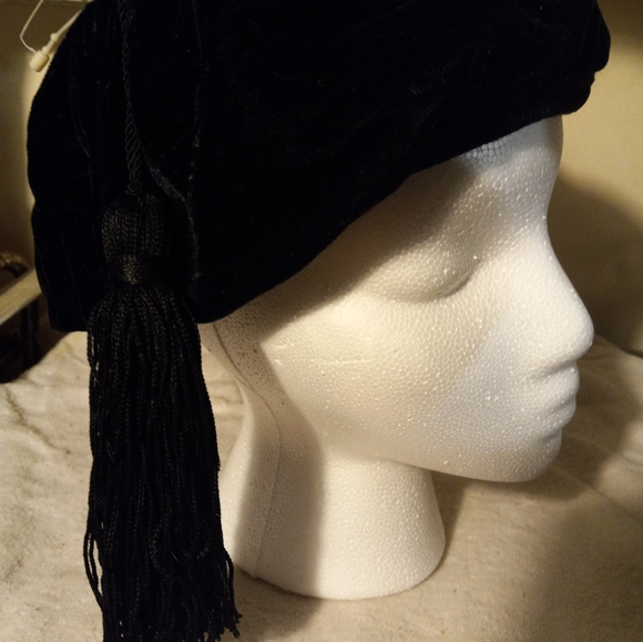 Used,not new, never worn black velvet beret with extra long attached tassel. - Picture 3 of 3